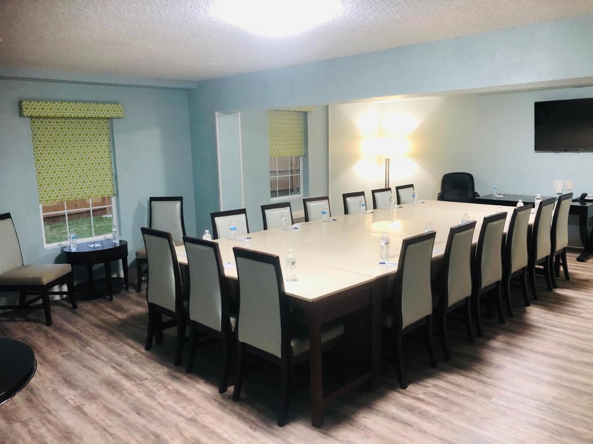 Montgomery Inn & Suites Экстерьер фото