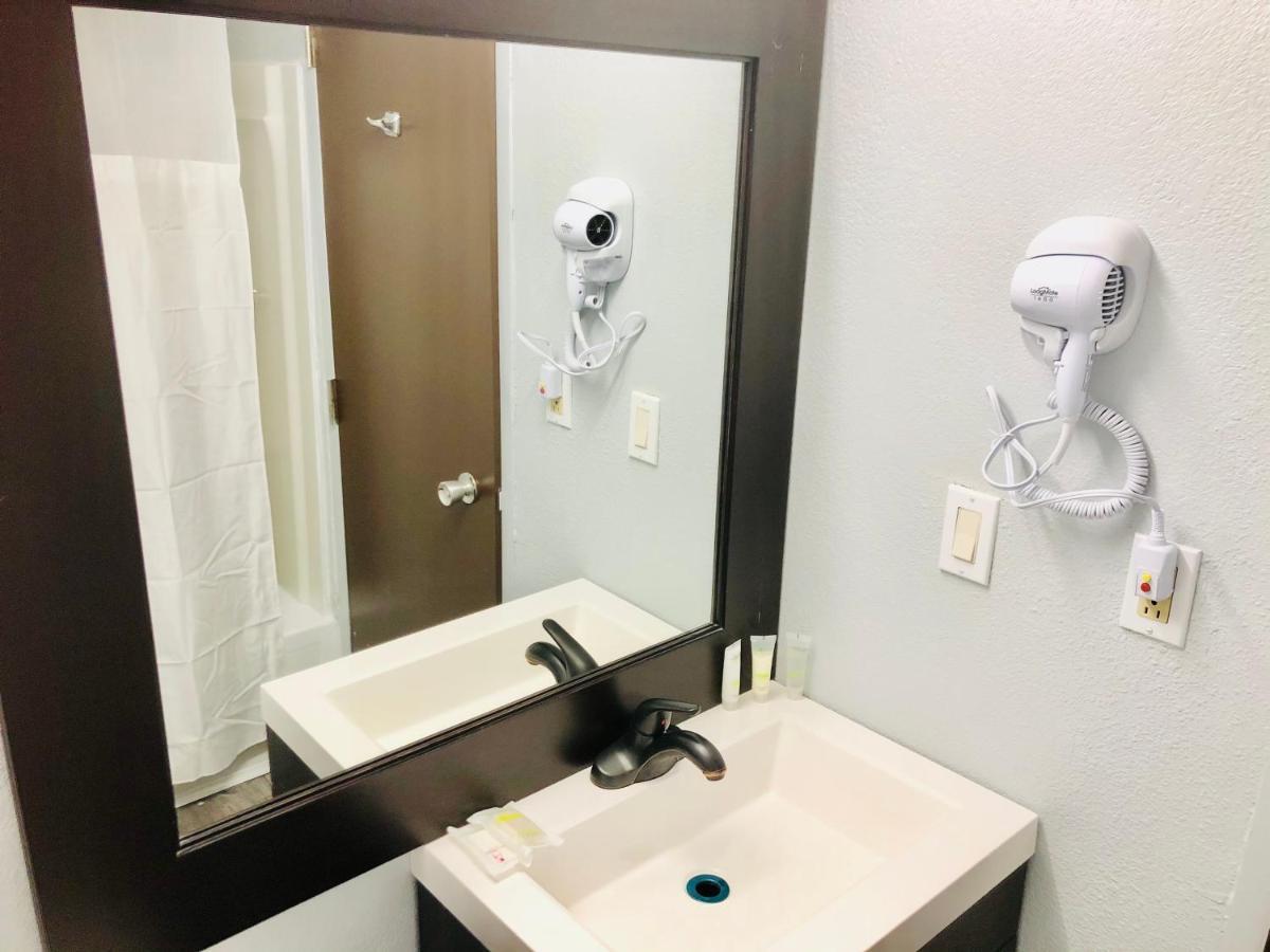 Montgomery Inn & Suites Экстерьер фото